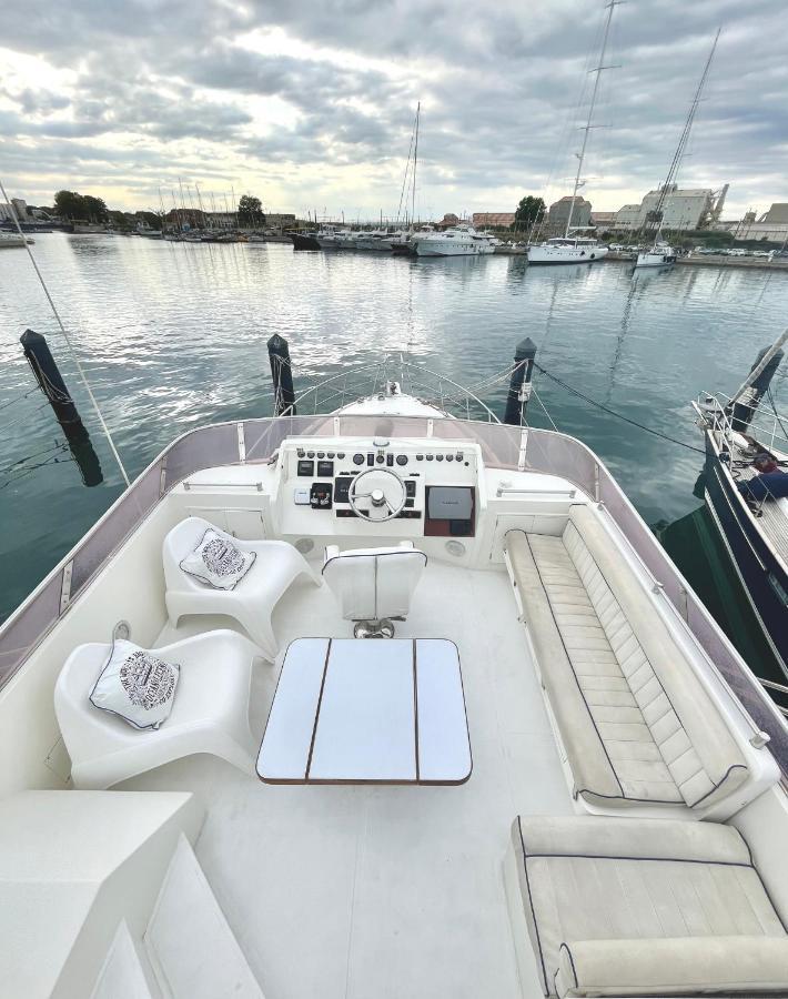 Hotel Navi Yacht A Sete, 2 A 8 Couchages, Privatif Esterno foto